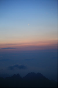 热刺击败对手，领先对手一步