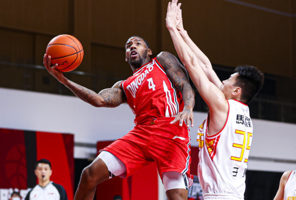 包含阿尔巴塞特连败连记，跌至积分榜垫底的词条