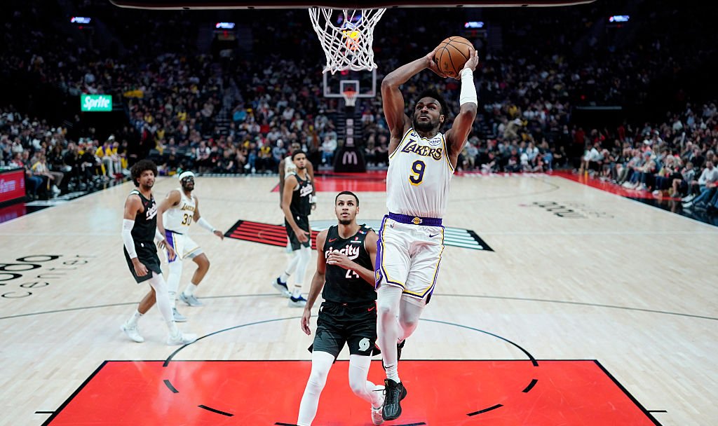 开拓者再战胜湖人,取得五连胜 开拓者再战胜湖人,取得五连胜