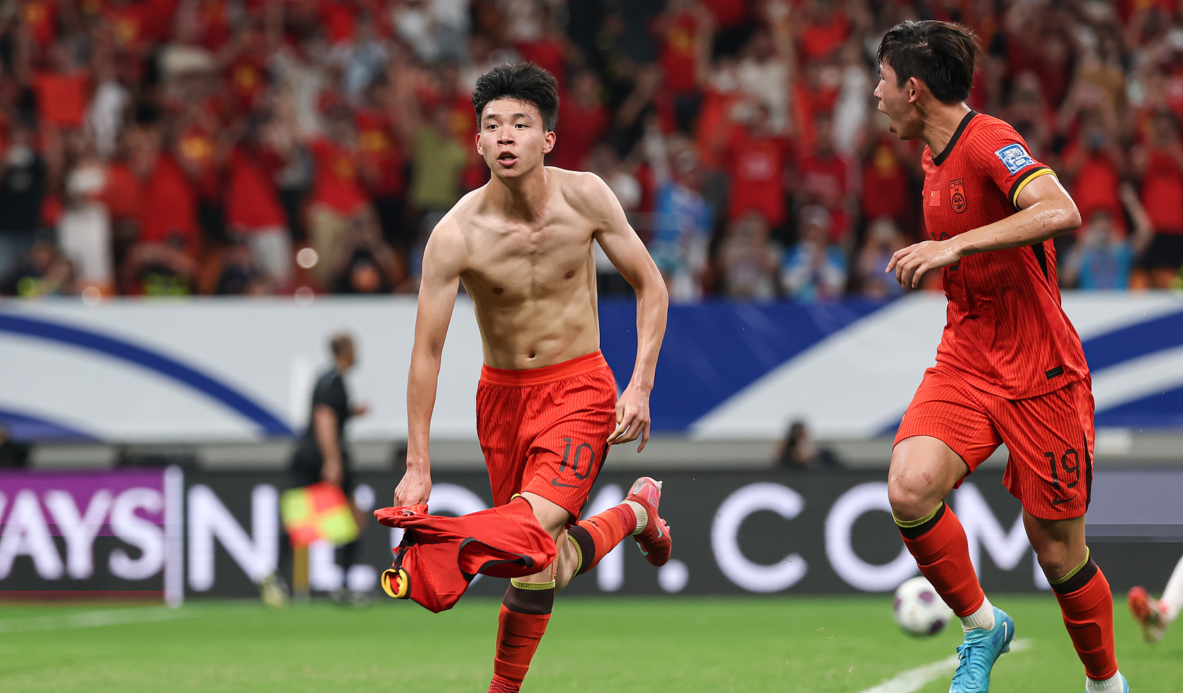 年轻球员脱颖而出,成为球队新希望的简单介绍 年轻球员脱颖而出,成为球队新希望的简单介绍