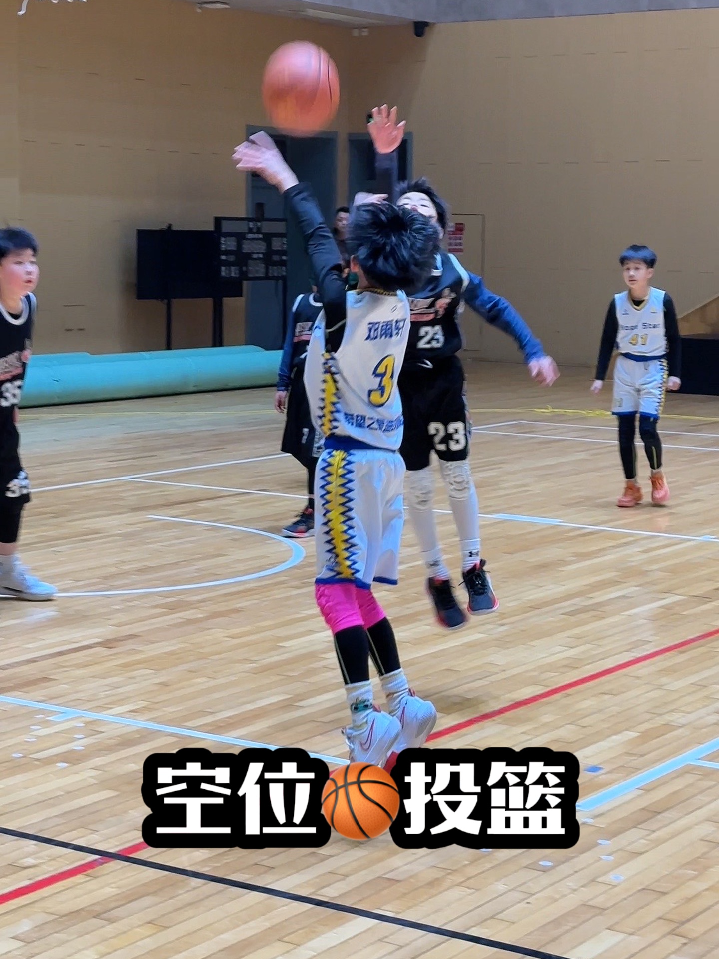 B体育体育新闻-关于比赛节奏快速，投篮成绩稳定双方势均力敌的信息