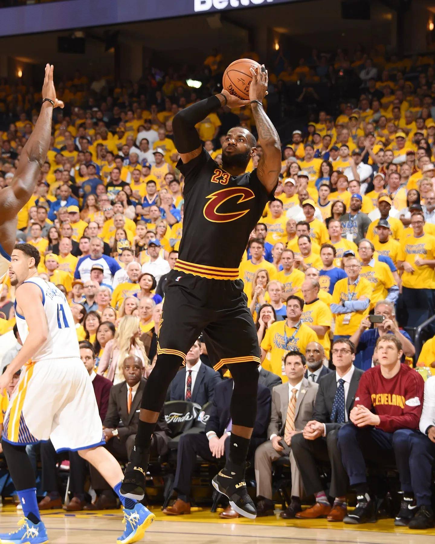 包含勇士主场击败骑士,总决赛前两场取得2-0领先优势的词条 包含勇士主场击败骑士,总决赛前两场取得2-0领先优势的词条