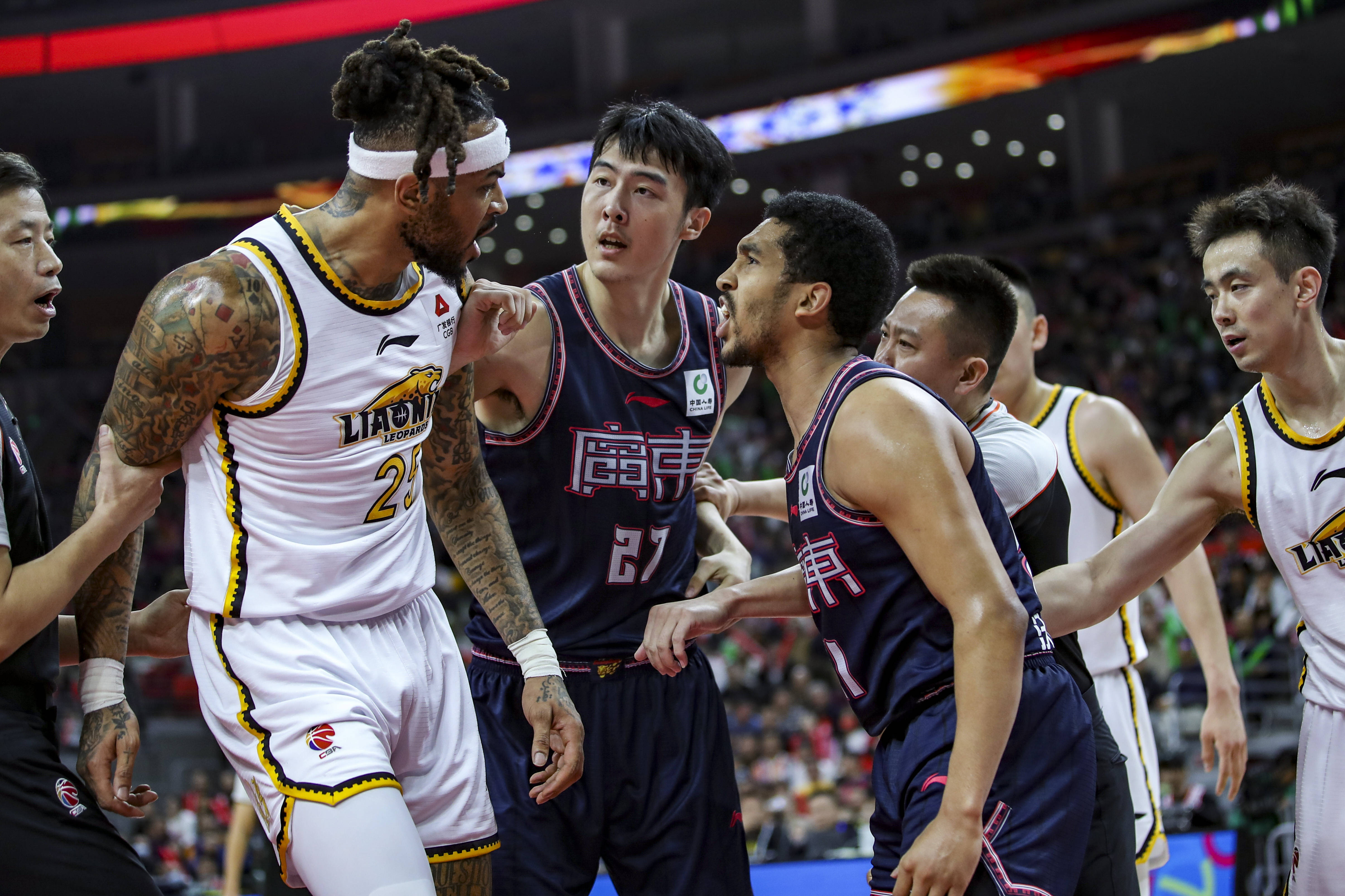 上海男篮备战广东队的主场比赛