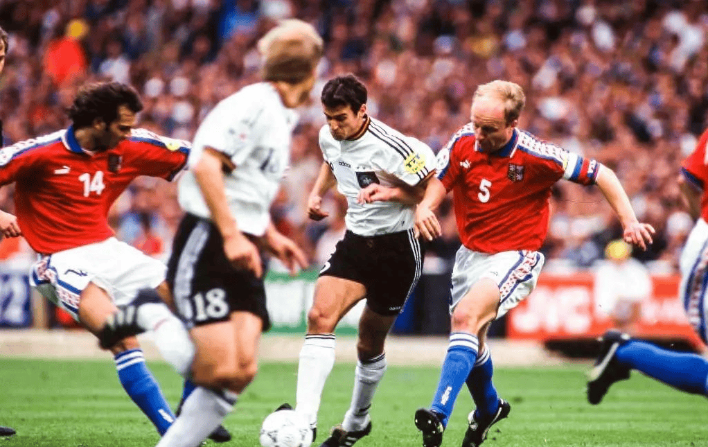 阿尔巴尼亚队在比赛中大胜立陶宛 阿尔巴尼亚队在比赛中大胜立陶宛