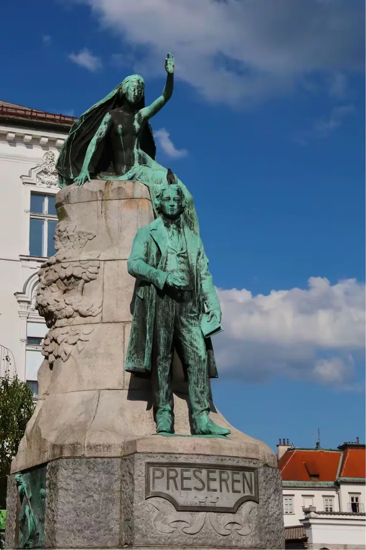 斯洛文尼亚告捷，保持小组出线可能性的简单介绍