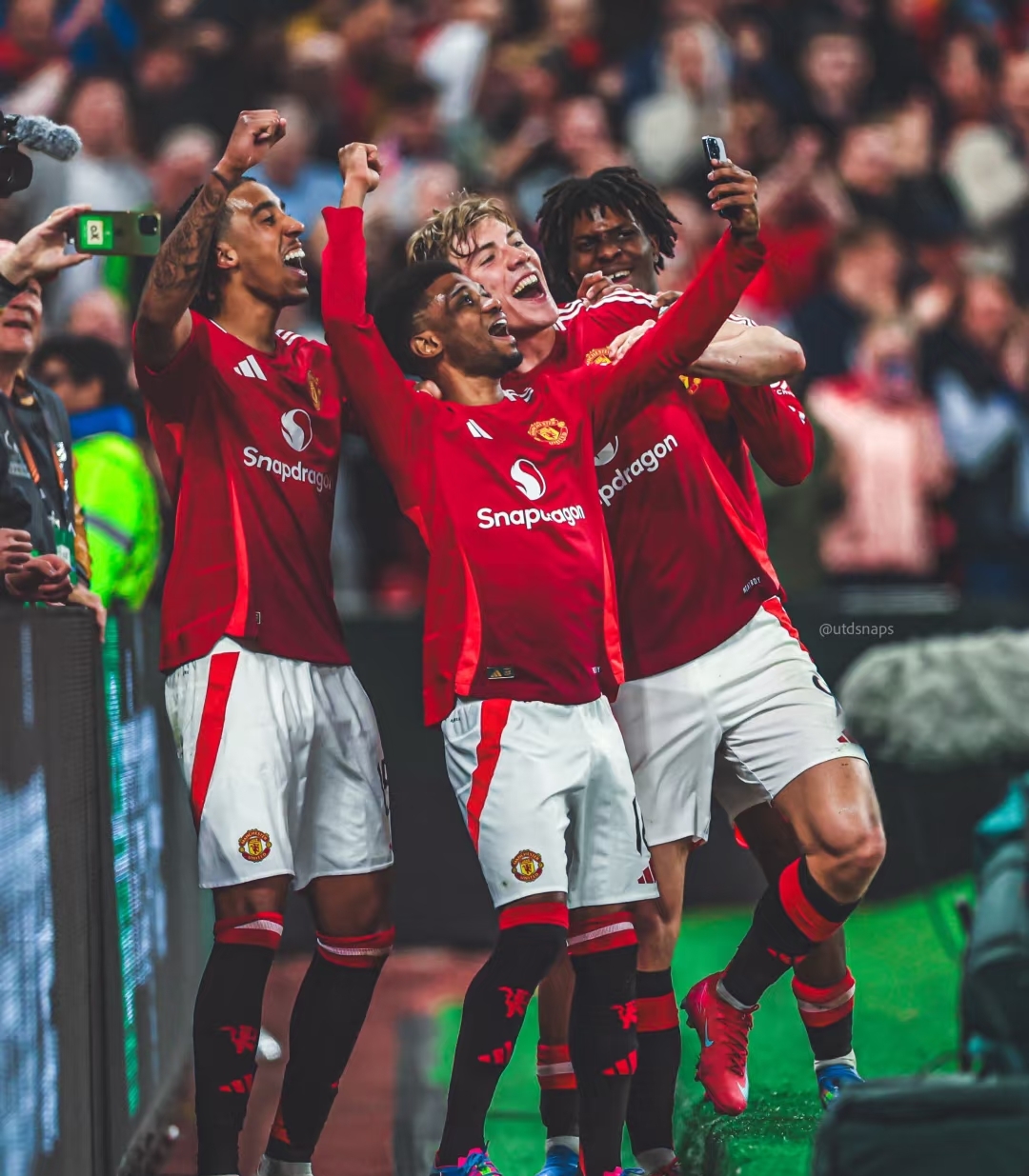 曼联奋力拼搏,但仍无缘欧冠冠军 曼联奋力拼搏,但仍无缘欧冠冠军