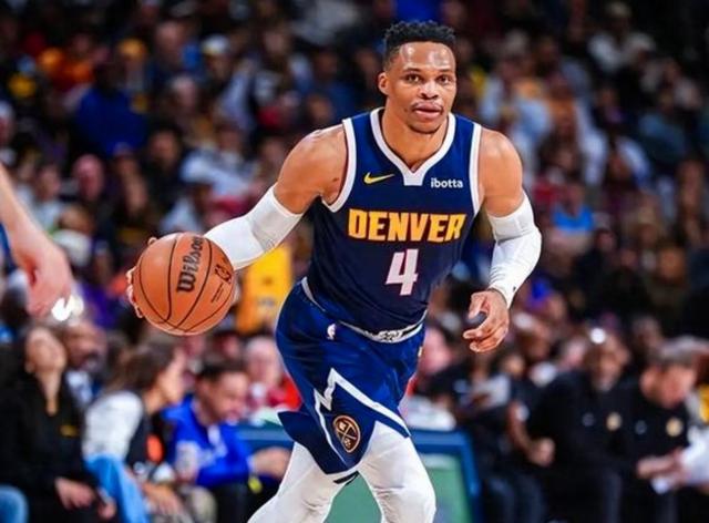 雄鹿取得胜利，威少三双难救雷霆